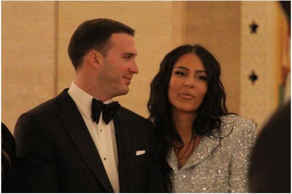 ANASTASIJA U TOKU VELJKOVOG VENČANJA PRIBILA ĐORĐA UZ SEBE: Ražnatovićka se NE ODVAJA od dečka! (FOTO)