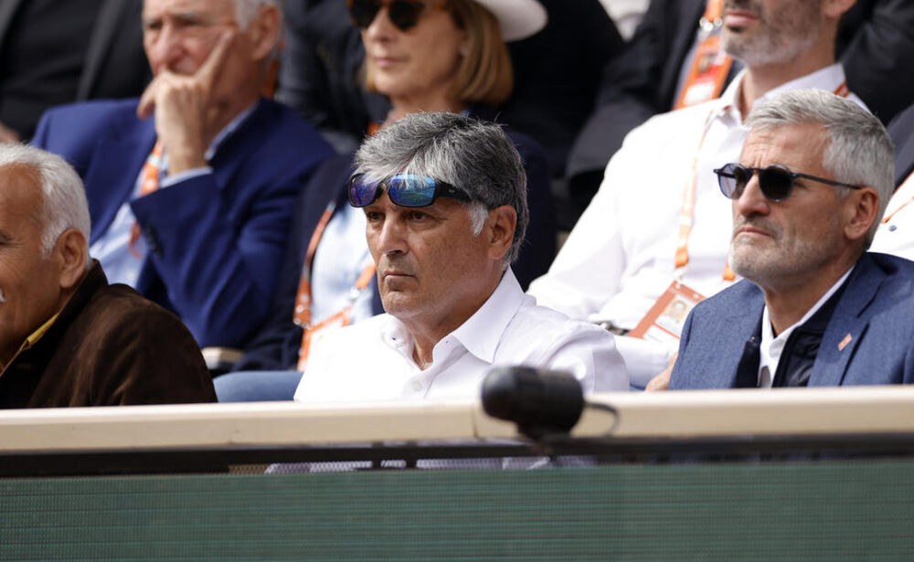 Toni Nadal (u sredini)